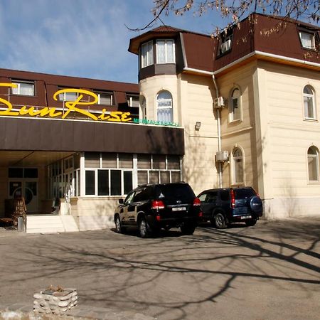 Sunrise Guest House Ош Екстериор снимка